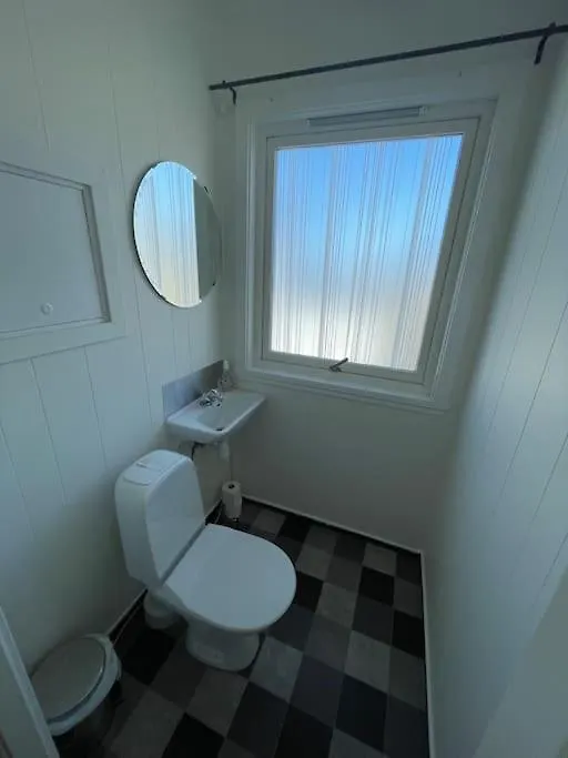 Lovely 2 Bedroom Apartmen With Free Parking Bergen Apartment